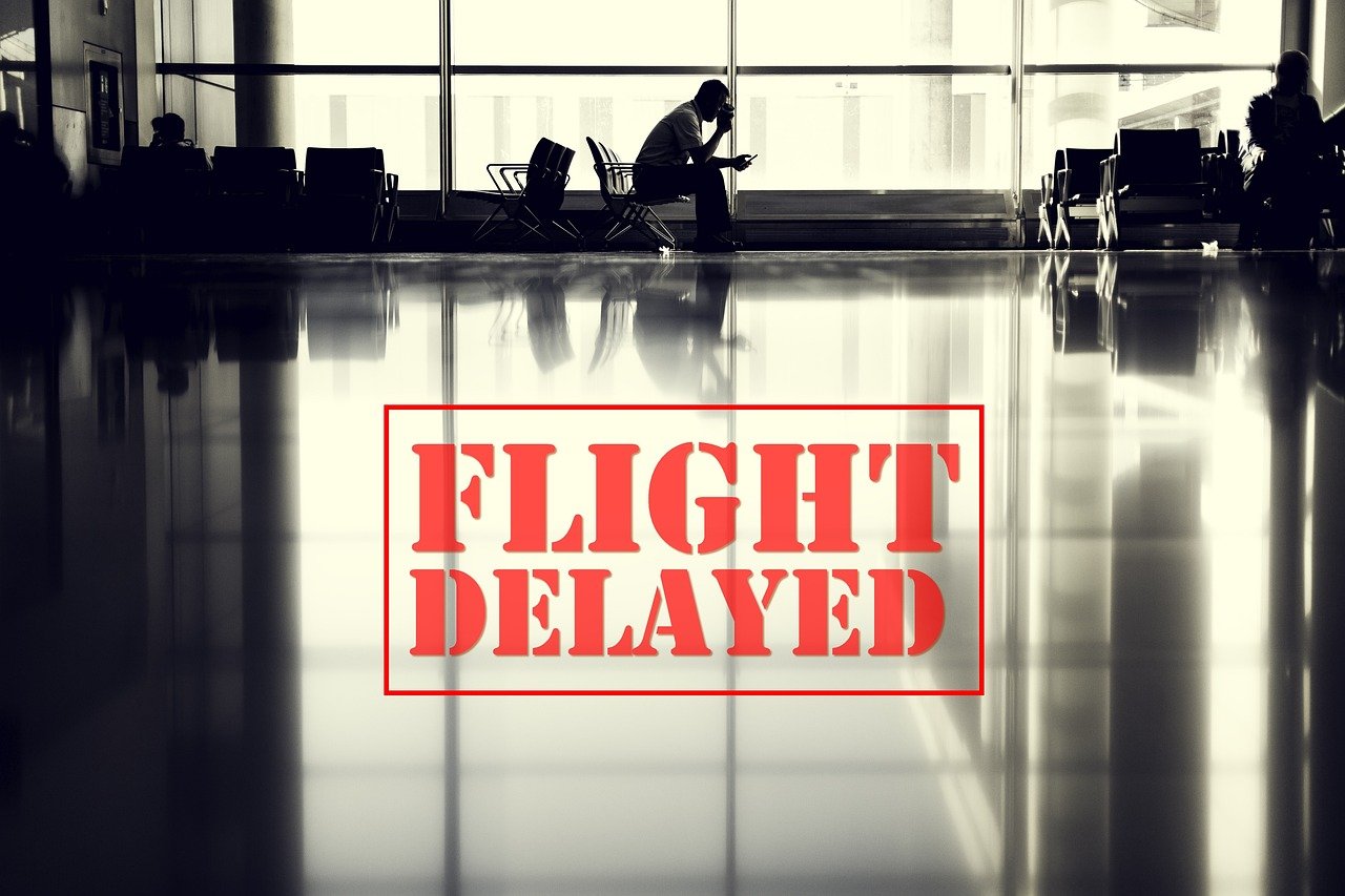 Handling Flight Delays (image credits: pixabay)