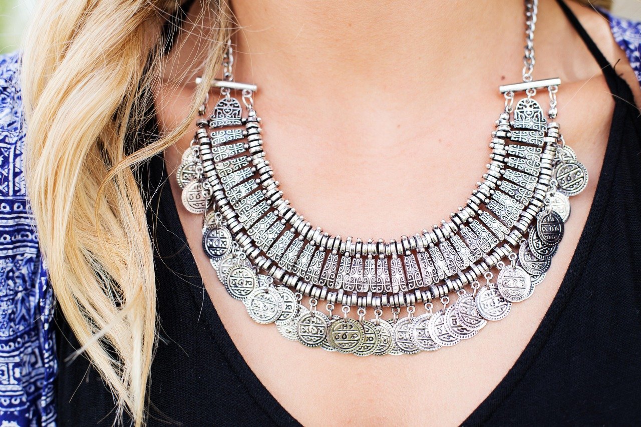 Feline-Inspired Jewelry (image credits: pixabay)