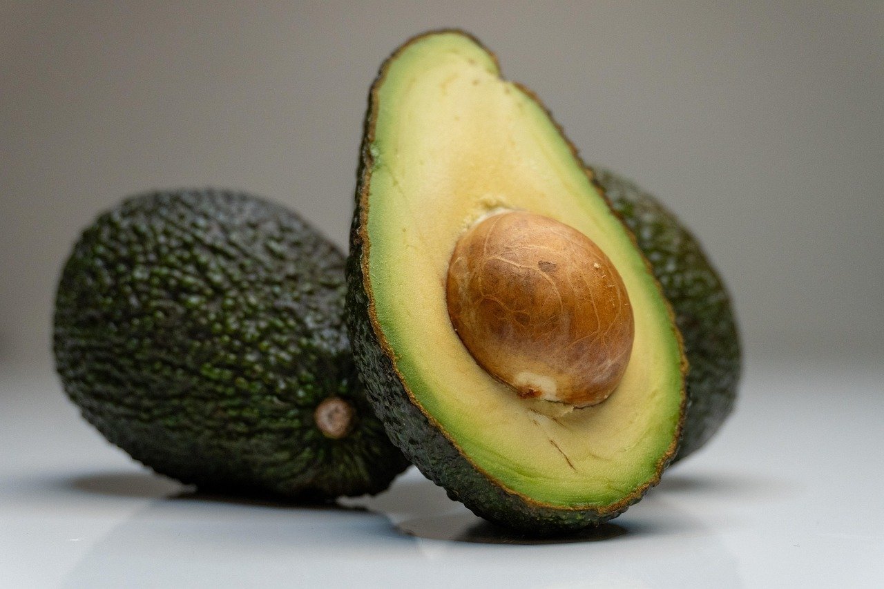 7. Avocado: A Superfood with Hidden Risks (image credits: pixabay)
