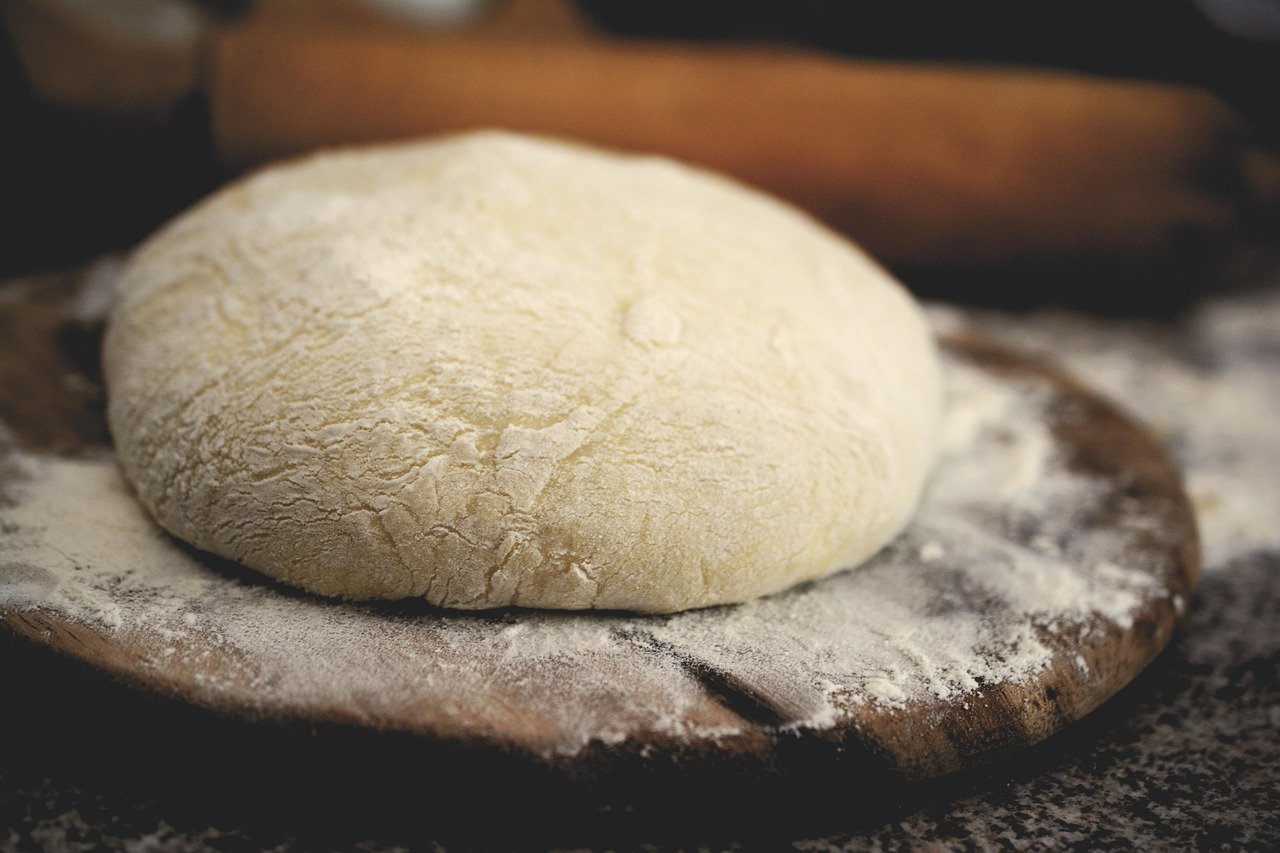 14. Bread Dough: Rising Concerns for Cats (image credits: pixabay)