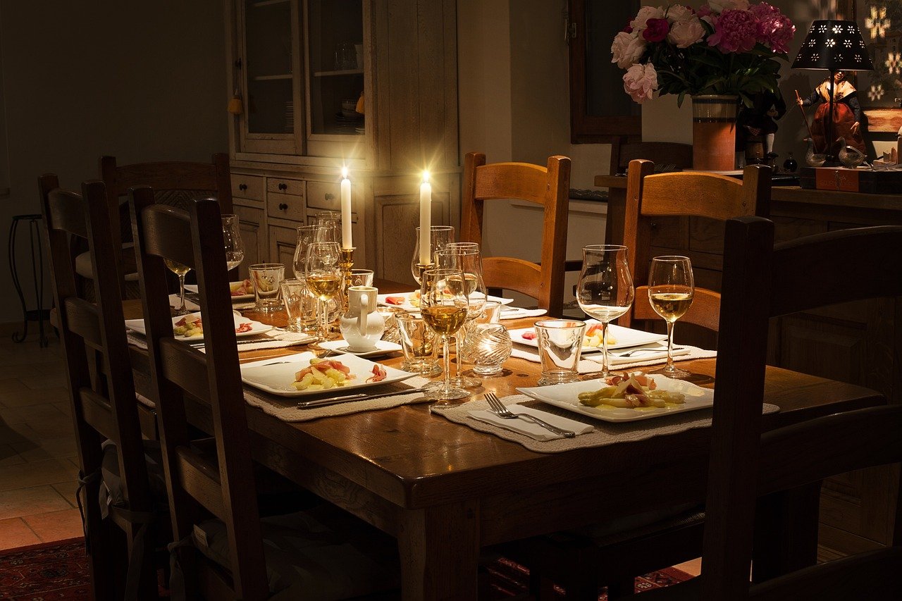 The Dining Table: A Social Gatherer (image credits: pixabay)