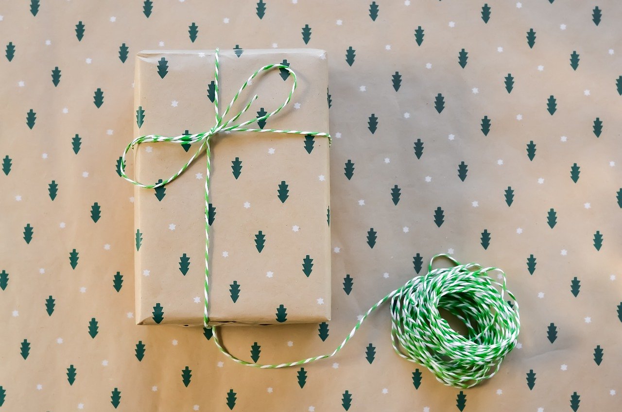 Bringing You 'Gifts' (image credits: pixabay)