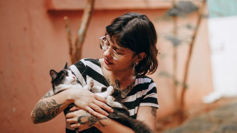 Is Your Cat a Master of Subtle Affection? Recognizing Their Quiet Love