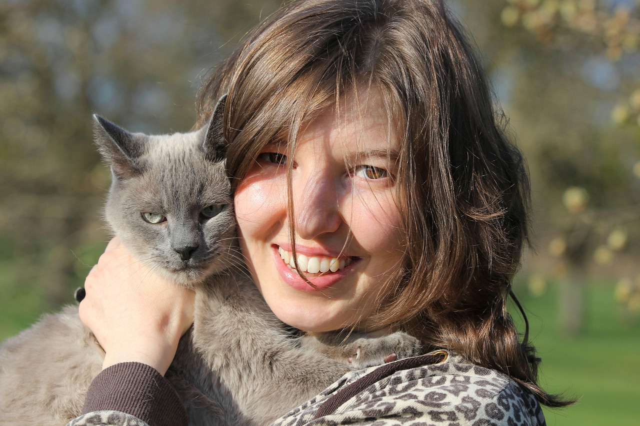21 Things Cat Owners Do That Would Completely Baffle Anyone Without a Cat